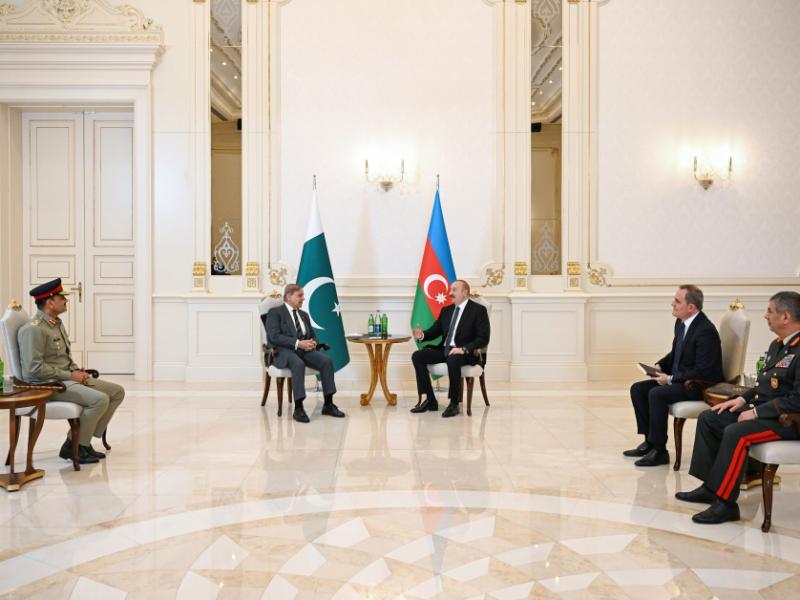 President Ilham Aliyev held limited format meeting with Prime Minister of Pakistan