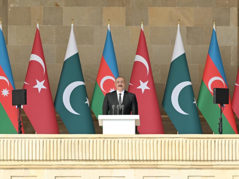 Bakıda Vətən müharibəsində Qələbənin beşinci ildönümünə həsr olunmuş Hərbi parad keçirilir