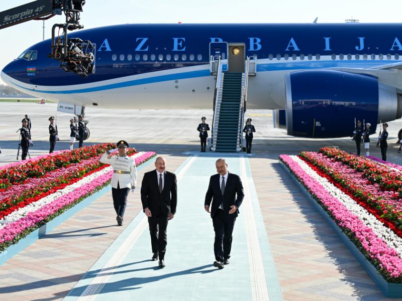 Azərbaycan Prezidenti İlham Əliyev Özbəkistana səfərə gəlib