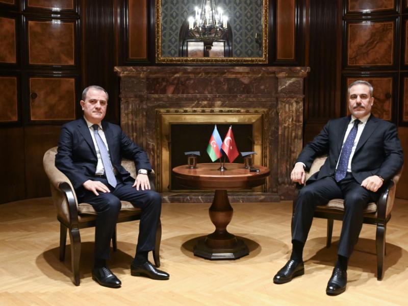 Azerbaijani, Turkish FMs discuss bilateral and regional issues