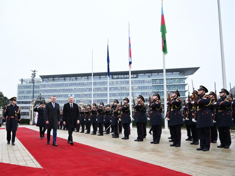 Prezident İlham Əliyevin Bratislavada rəsmi qarşılanma mərasimi olub