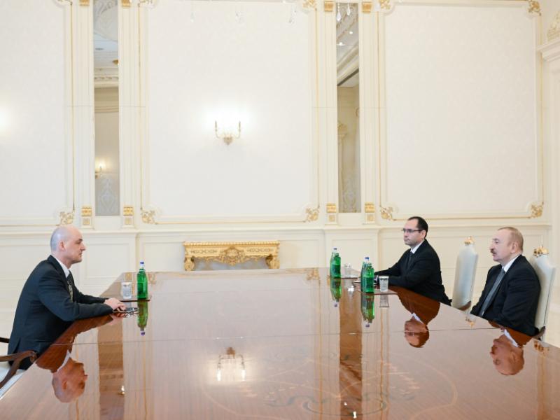 Prezident İlham Əliyev “John Deere” şirkətinin Mərkəzi Asiya və MDB ölkələri üzrə prezidentini qəbul edib