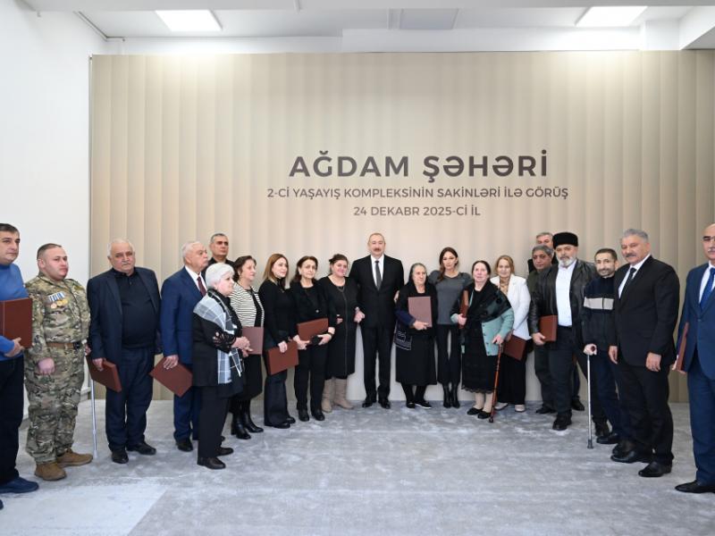 Президент Ильхам Алиев принял участие в открытии 2-го жилого комплекса в Агдаме и встретился с переселившимися сюда жителями