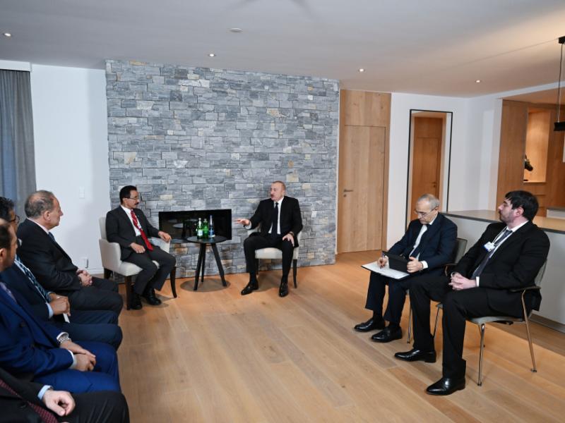 Prezident İlham Əliyev Davosda “DP World” şirkətlər qrupunun sədri və icraçı direktoru ilə görüşüb