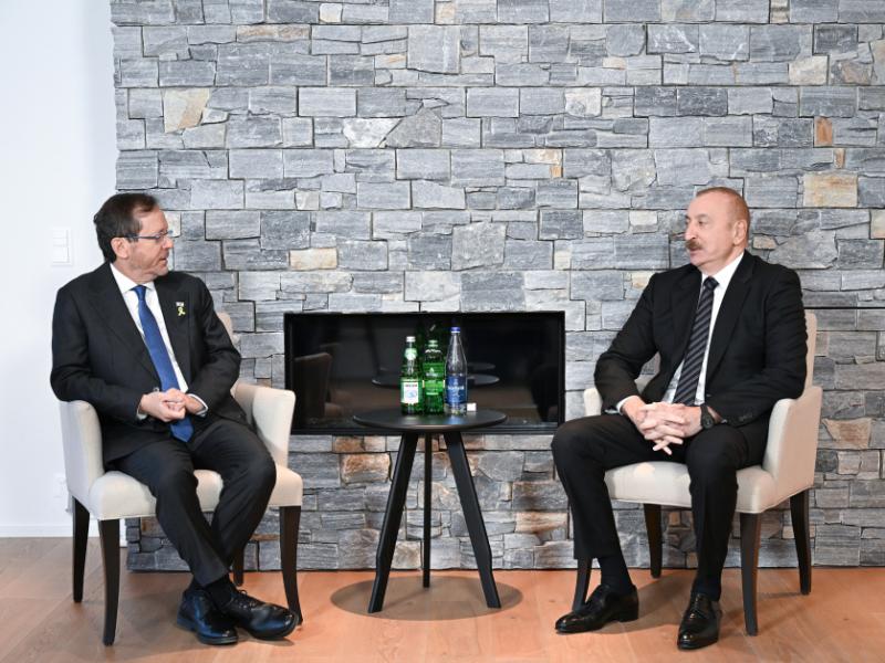 Prezident İlham Əliyev Davosda İsrail Dövlətinin Prezidenti ilə görüşüb