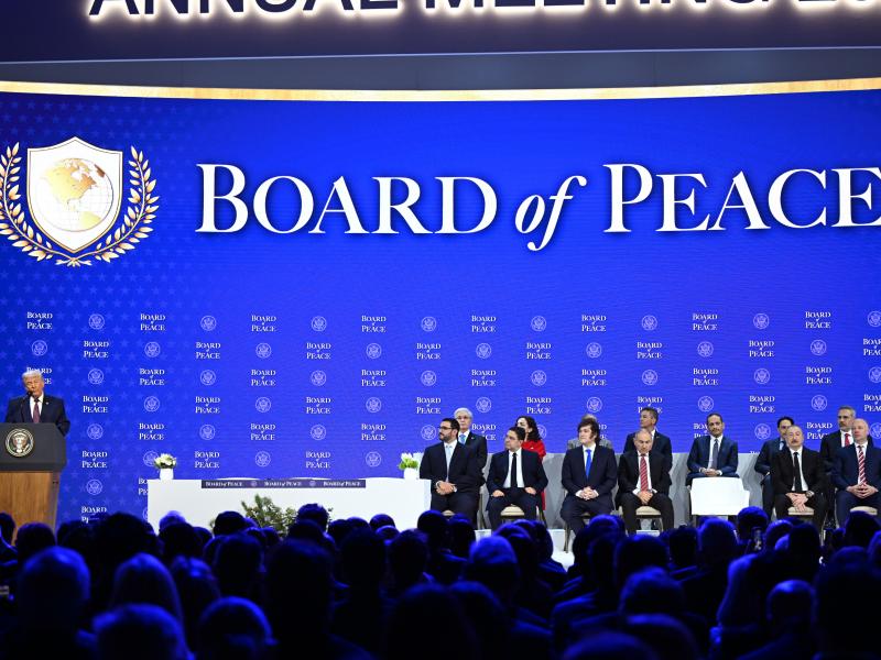 Prezident İlham Əliyev Davosda “Sülh Şurasının Nizamnaməsi” sənədinin imzalanma mərasimində iştirak edib