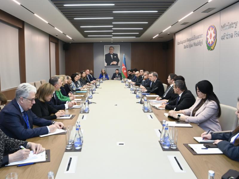 Azərbaycan və ABŞ arasında ticarət və strateji əməkdaşlıq müzakirə edilib