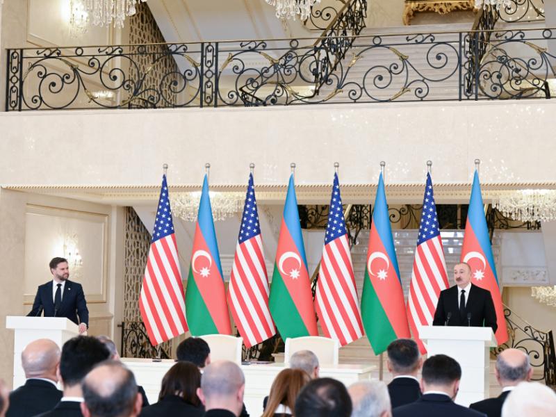 Azərbaycan Prezidenti İlham Əliyev və ABŞ-ın Vitse-prezidenti Ceyms Devid Vens mətbuata bəyanatlarla çıxış ediblər