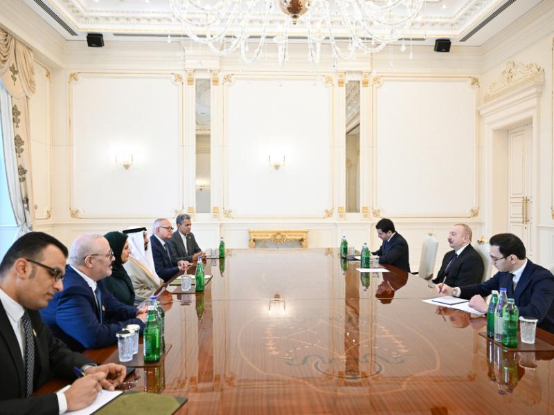 Президент Ильхам Алиев принял делегацию во главе с президентом Арабского парламента