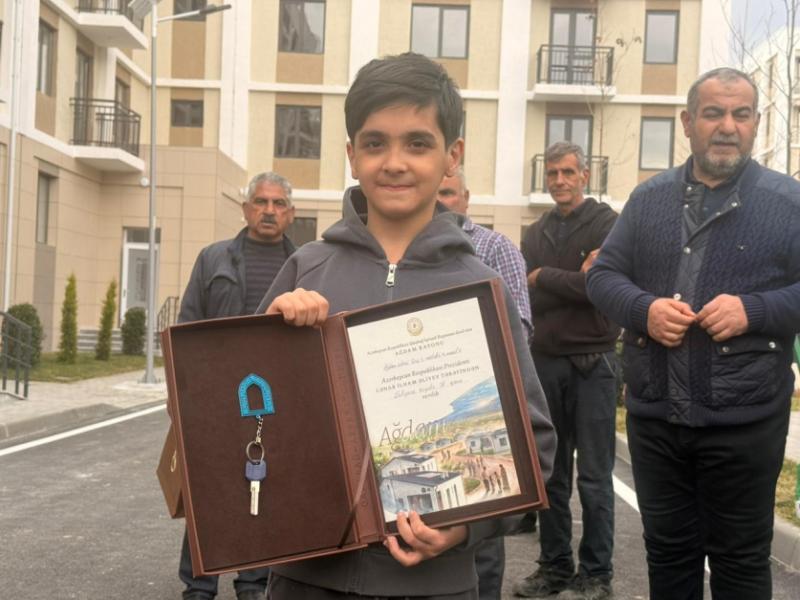 120 families relocated to Aghdam city receive house keys