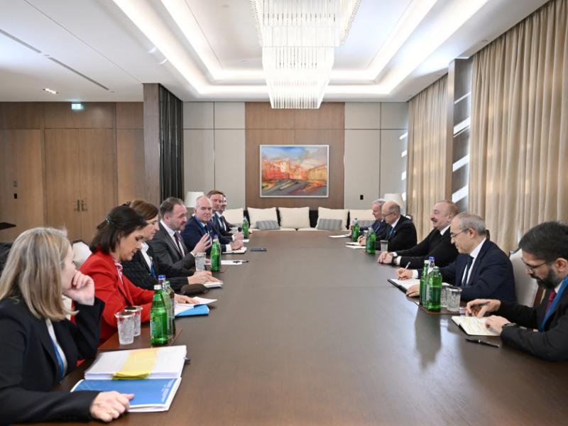 Prezident İlham Əliyev Avropa Komissiyasının enerji və mənzil siyasəti üzrə komissarını qəbul edib
