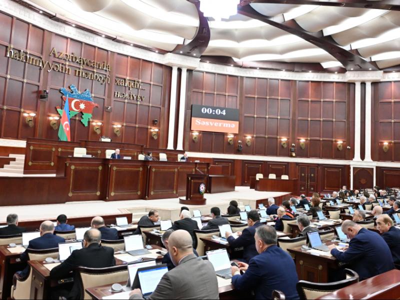Milli Məclis 9 məsələnin müzakirəsinə başlayıb