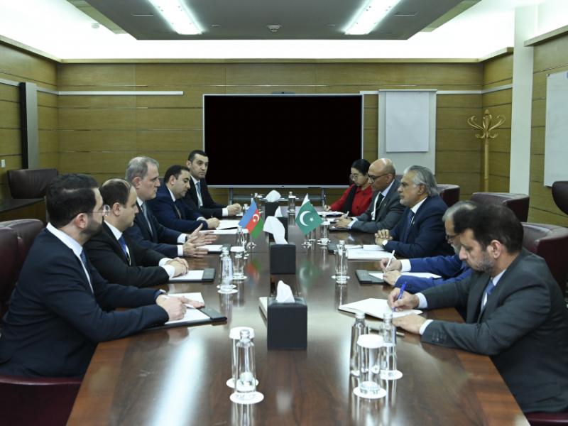 Azerbaijan and Pakistan discuss bilateral relations