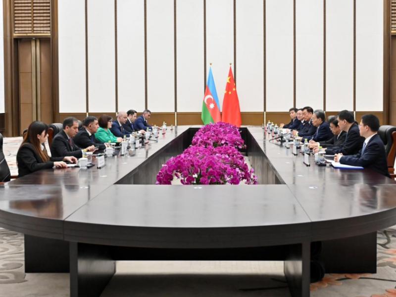 Speaker of Azerbaijan’s Parliament meets with Chairman of Standing Committee of National People’s Congress of China