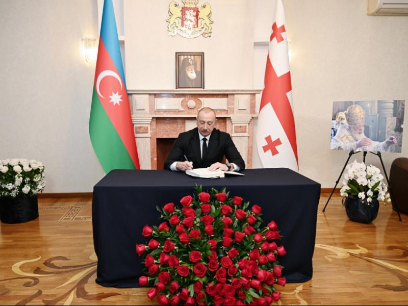 Prezident İlham Əliyev Gürcüstanın Azərbaycandakı səfirliyində olub, başsağlığı verib