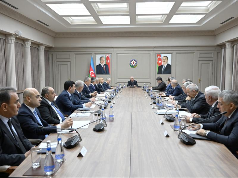 Nazirlər Kabinetində müşavirə: Aidiyyəti mərkəzi və yerli icra hakimiyyəti orqanlarına müvafiq tapşırıqlar verilib