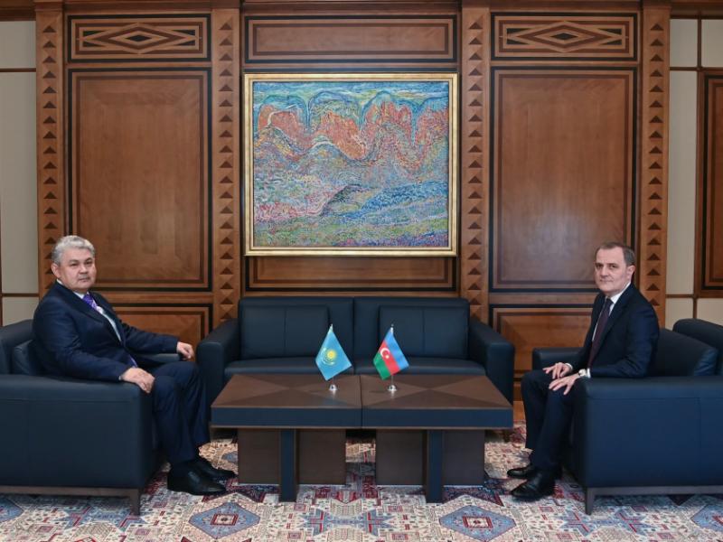 Azerbaijani and Kazakh FMs hold one-on-one meeting