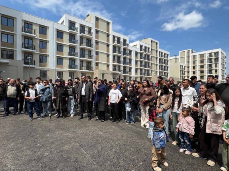 Ağdam şəhərində daha 110 ailəyə mənzillərinin açarları təqdim olunub