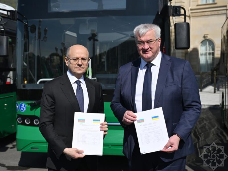 Azerbaijani government donates five electric buses to the city of Irpin