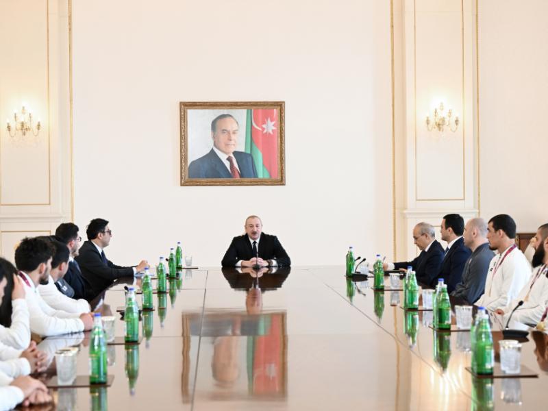 Prezident İlham Əliyev Avropa çempionatında komanda hesabında çempion olan güləşçiləri qəbul edib