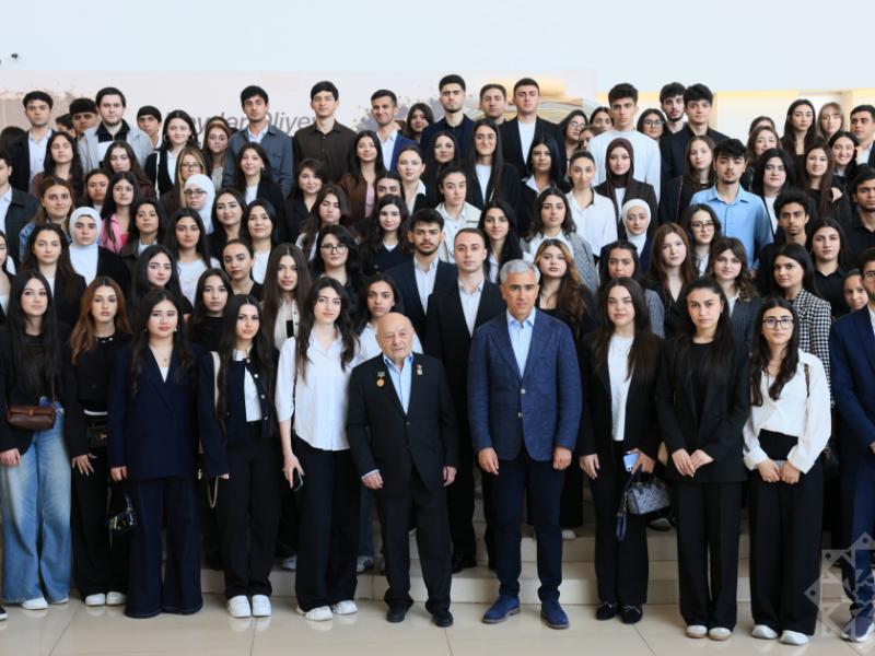 Heydər Əliyev Mərkəzində gənclərlə “Heydər Əliyev və Ömər Eldarov yaradıcılığı” mövzusunda görüş olub