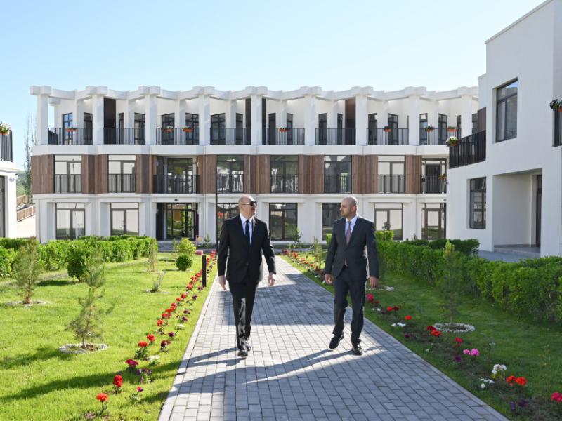 Prezident İlham Əliyev Zəngilan şəhərində inşa olunmuş ilk yaşayış kompleksinin açılışında iştirak edib
