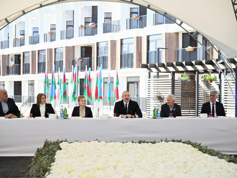 President Ilham Aliyev met with families moving to first residential complex in Zangilan