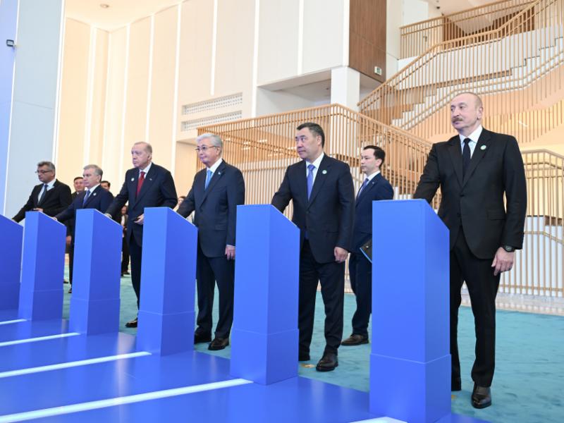 Prezident İlham Əliyev və TDT-nin qeyri-rəsmi Zirvə görüşünün digər iştirakçıları Türk Sivilizasiyası Mərkəzinin təməlqoyma mərasimində iştirak ediblər