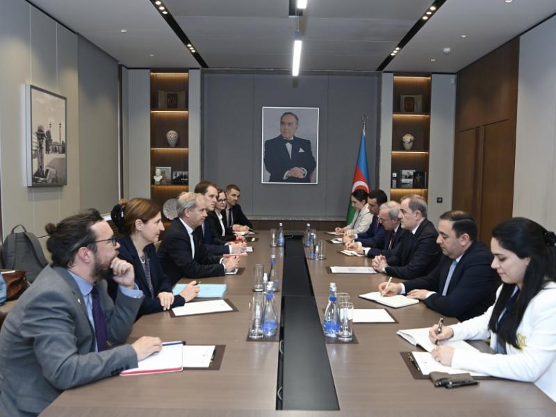 Aİ-nin Avropa Xarici Fəaliyyət Xidmətinin rəsmisi ilə regional təhlükəsizlik məsələləri barədə fikir mübadiləsi aparılıb