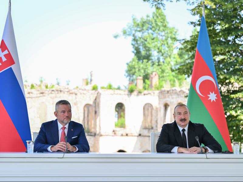 Presidents of Azerbaijan and Slovakia delivered press statements