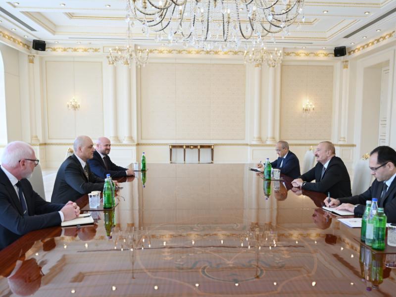 President Ilham Aliyev received John Deere delegation