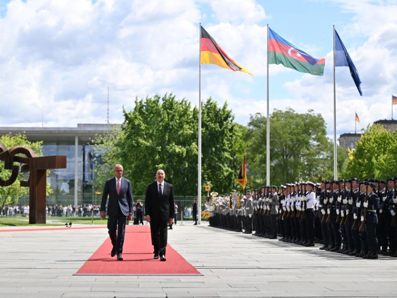 Prezident İlham Əliyevin Berlində rəsmi qarşılanma mərasimi keçirilib