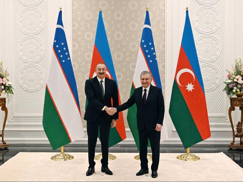 President Ilham Aliyev makes phone call to President of Uzbekistan