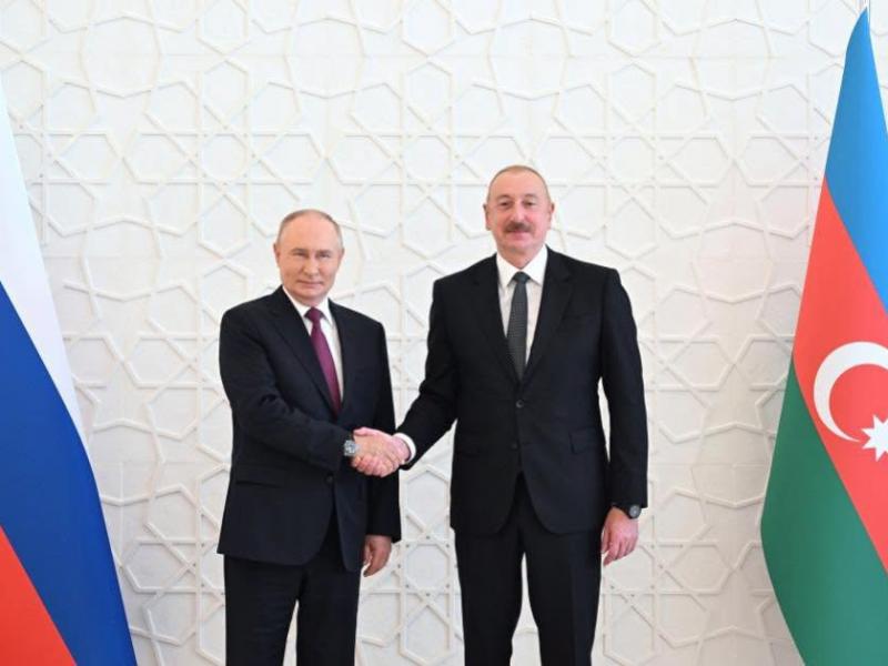 Владимир Путин позвонил Президенту Ильхаму Алиеву