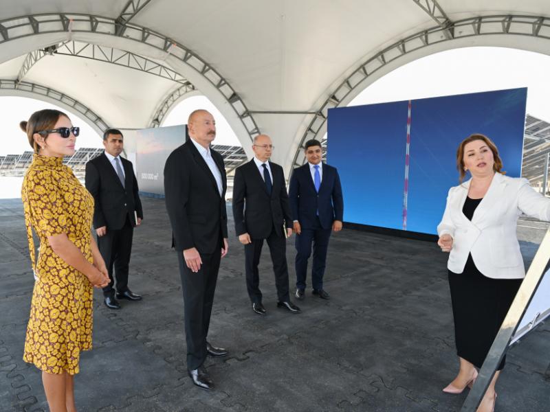 Prezident İlham Əliyev Naxçıvan şəhərində “Şəms 1” və “Qərbi Üfüq” Günəş Elektrik stansiyalarında görülən işlərlə tanış olub