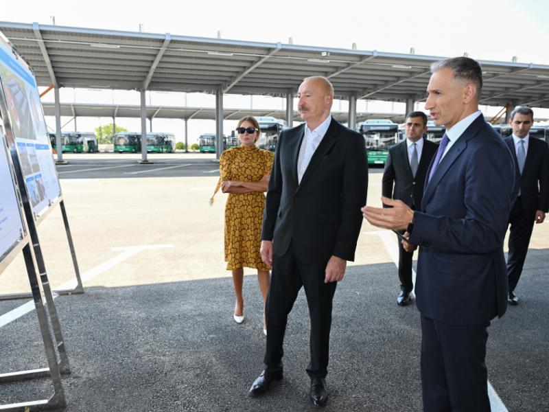 Prezident İlham Əliyev Naxçıvanda elektrik mühərrikli yeni avtobuslara baxıb, dəmir yolu infrastrukturunda aparılan yenidənqurma işləri ilə tanış olub