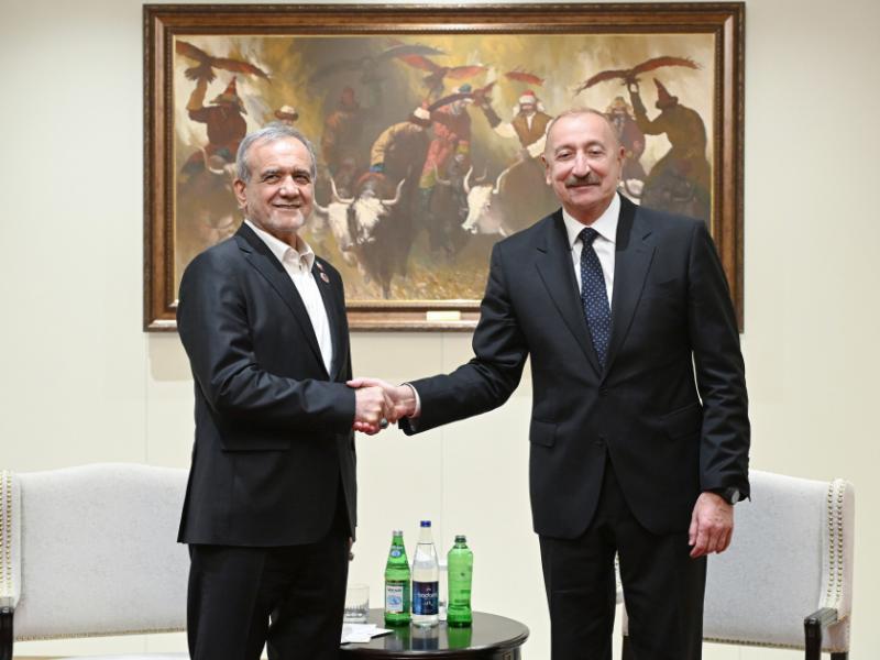 Azərbaycan və İran prezidentləri Bişkekdə görüşüblər