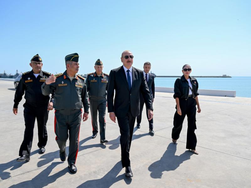 Президент Ильхам Алиев посетил Военно-морские силы