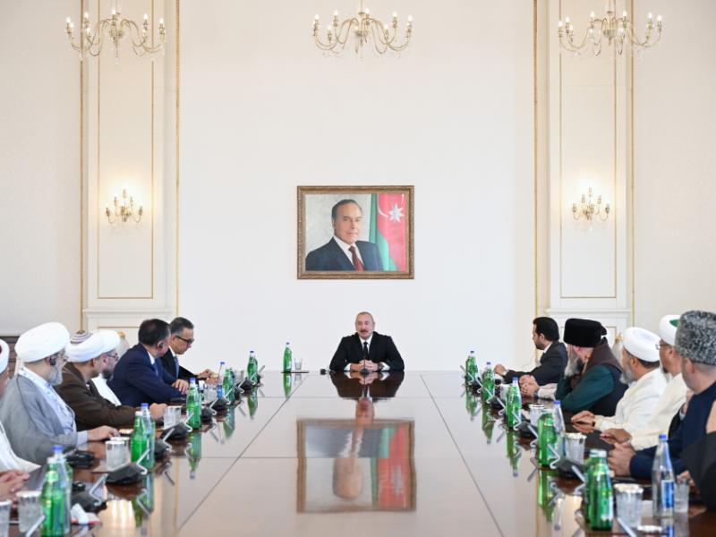 Prezident İlham Əliyev Bakıda keçirilən beynəlxalq konfransların iştirakçılarını qəbul edib