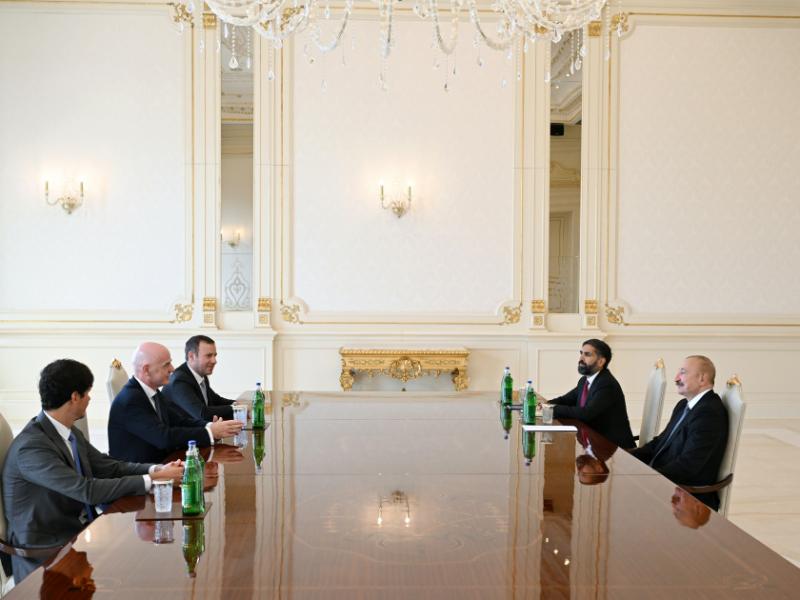 Президент Ильхам Алиев принял президента ФИФА
