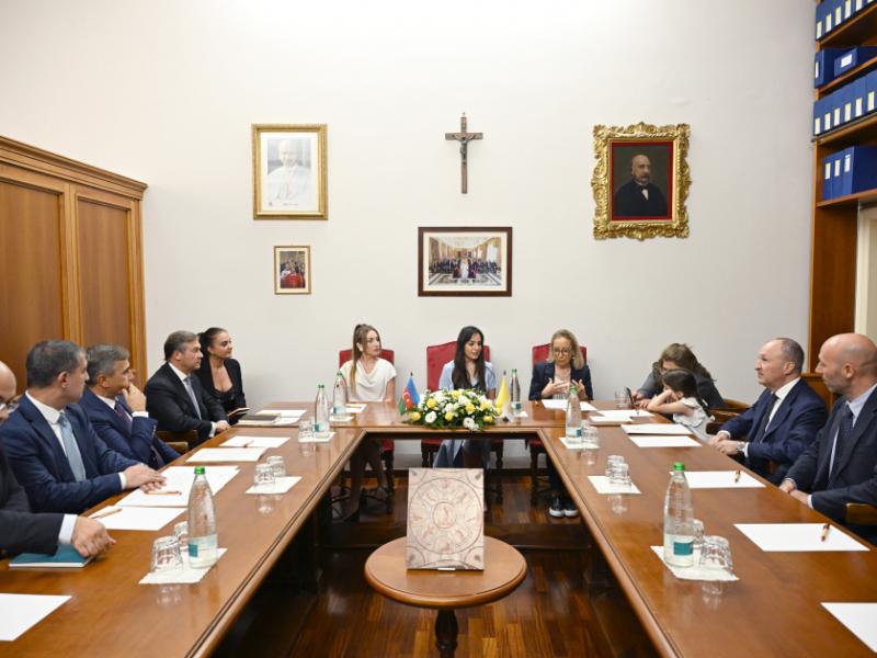 Romada Leyla Əliyeva ilə Müqəddəs Arxeologiya üzrə Pontifik Komissiyanın katibinin görüşü olub