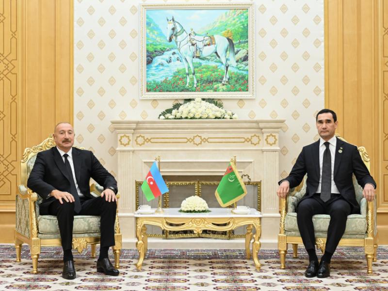 President Ilham Aliyev met with President of Turkmenistan in Turkmenbashi