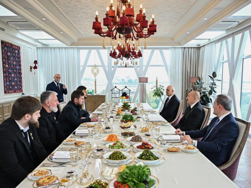 Prezident İlham Əliyev və Rusiyanın Çeçenistan Respublikasının başçısı birgə nahar ediblər