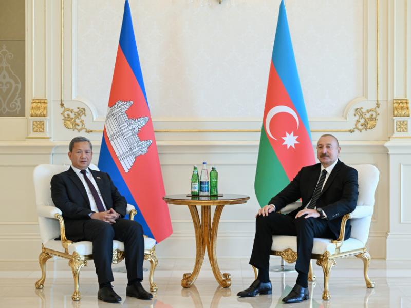 Azərbaycan Prezidenti İlham Əliyevin Kambocanın Baş naziri ilə məhdud tərkibdə görüşü olub