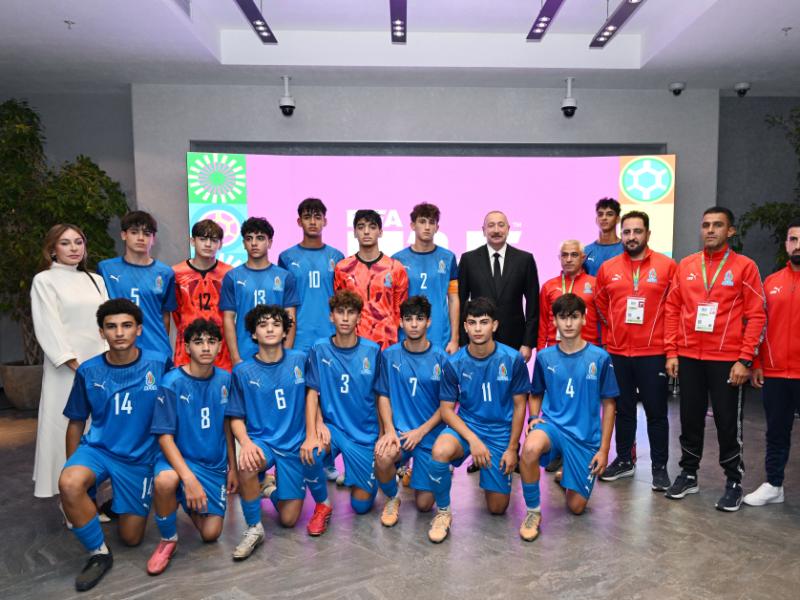 Prezident İlham Əliyev FIFA U-15 dünya çempionatının və festivalının açılış mərasimini izləyib